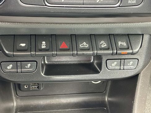 Used 2019 Chevrolet Colorado Z71 AWD/4WD image 29