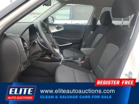 Used 2025 Kia Soul S image 13