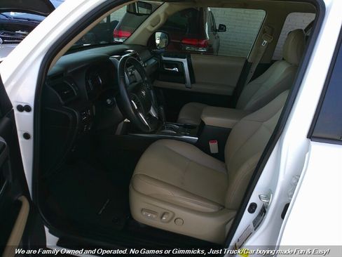 Used 2018 Toyota 4Runner SR5 Premium image 13