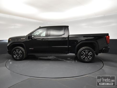 Used 2022 GMC Sierra 1500 AT4 w/ AT4 Premium Package image 3