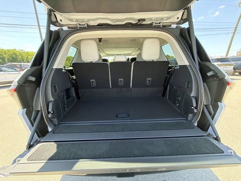 New 2026 Lincoln Navigator Reserve AWD/4WD image 25