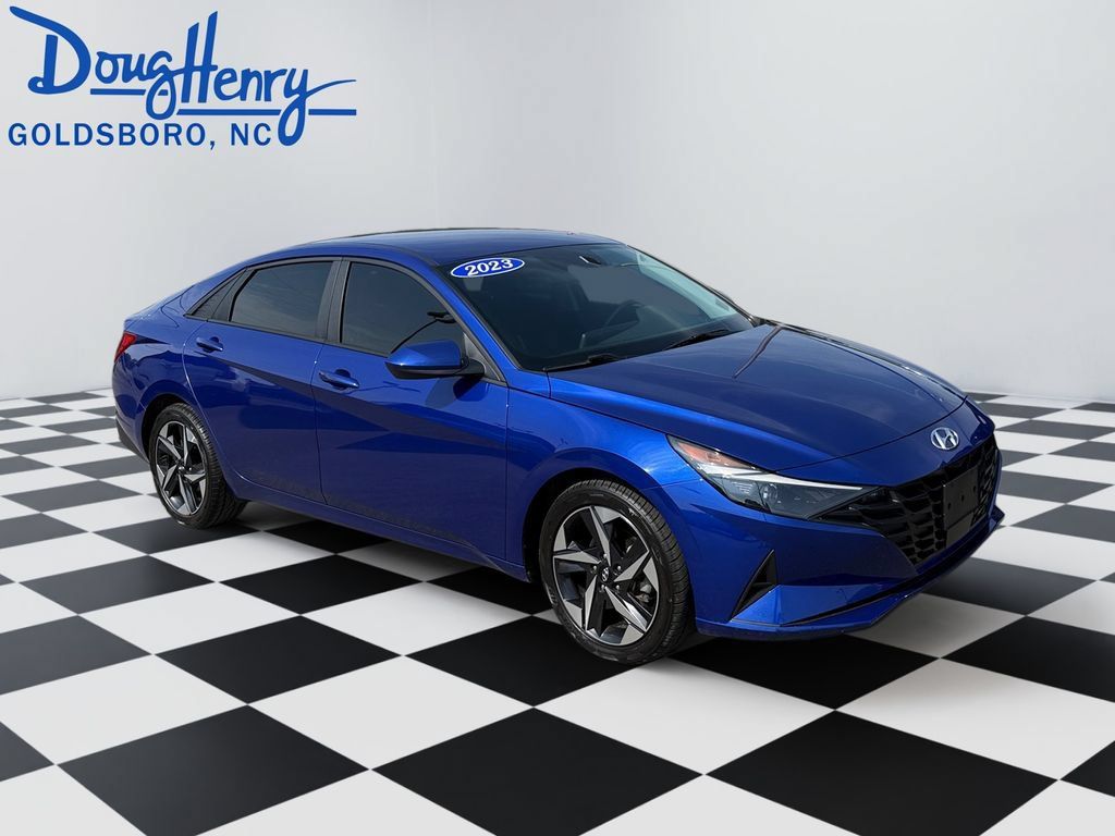 Used 2023 Hyundai Elantra SEL w/ Convenience Package FWD image 7