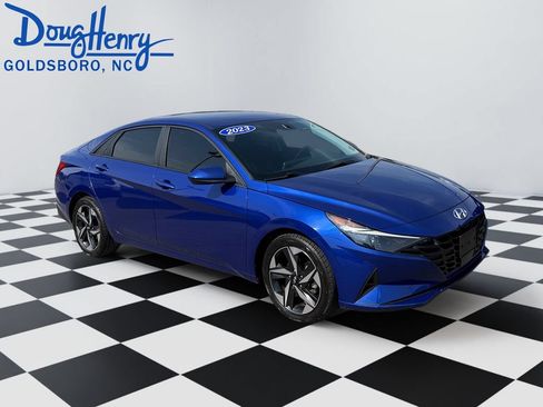 Used 2023 Hyundai Elantra SEL w/ Convenience Package FWD image 7