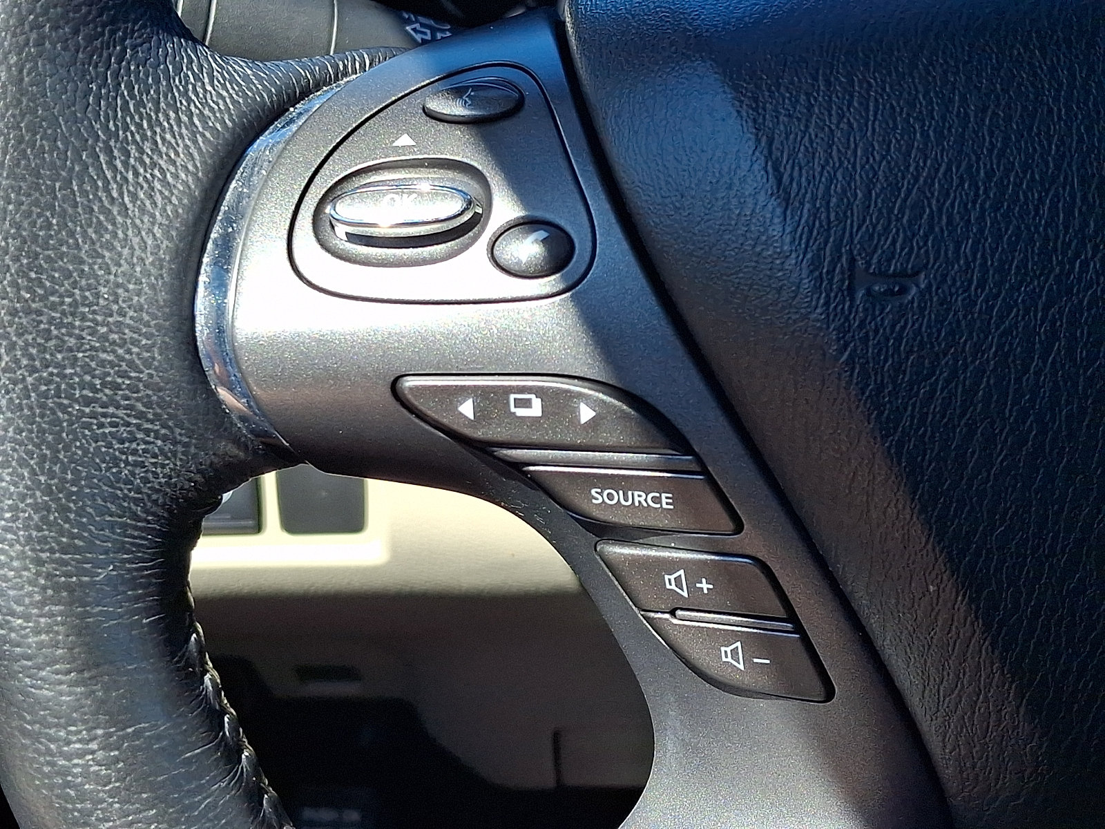 Used 2020 Nissan Murano SL w/ Moonroof Package AWD/4WD image 22