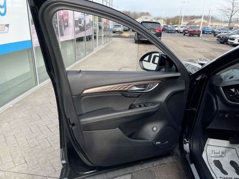 Used 2022 Buick Envision Avenir w/ Technology Package II image 23