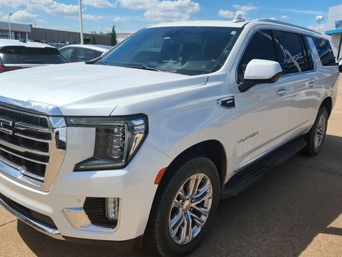 Used 2023 GMC Yukon XL SLT AWD/4WD image 2