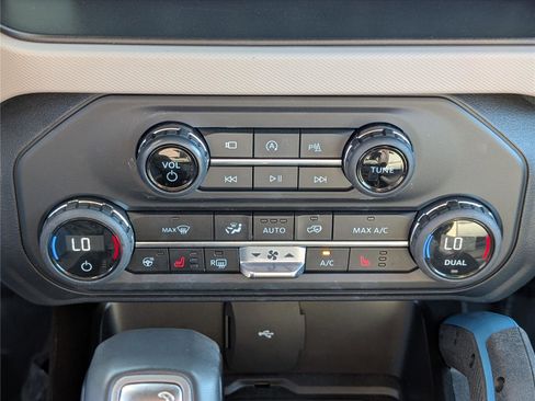 Used 2023 Ford Bronco Wildtrak image 29