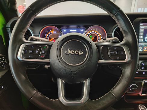 Used 2019 Jeep Wrangler Unlimited Sahara AWD/4WD image 13