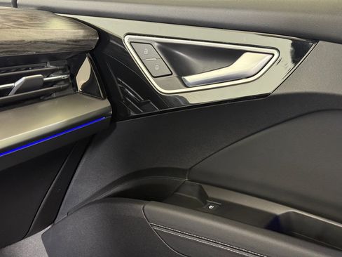 Used 2023 Audi Q4 e-tron Premium Plus w/ Premium Plus image 25