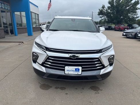 Used 2025 Chevrolet Blazer Premier w/ Driver Confidence II Package AWD/4WD image 2