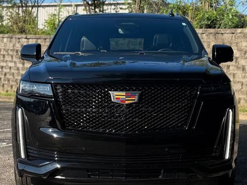 Used 2023 Cadillac Escalade ESV Sport w/ Touring Package AWD/4WD image 13