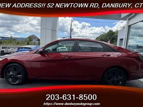 Used 2023 Hyundai Elantra SEL w/ Cargo Package FWD image 2
