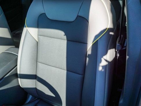 New 2026 Chevrolet Trax ACTIV w/ Sunroof Package FWD image 20