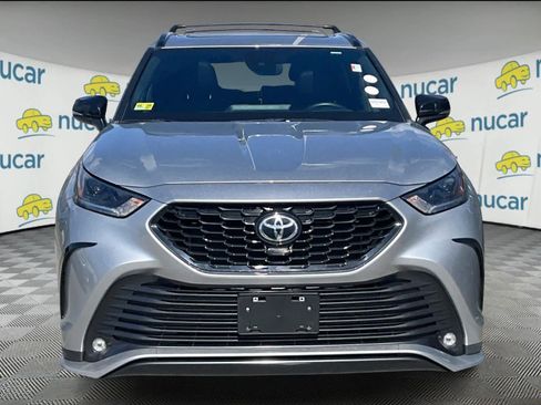 Used 2023 Toyota Highlander XSE image 2