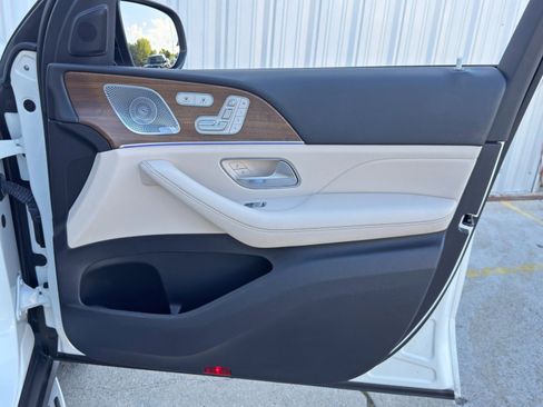 Used 2021 Mercedes-Benz GLS 580 4MATIC image 56