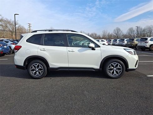 Used 2019 Subaru Forester Premium image 8