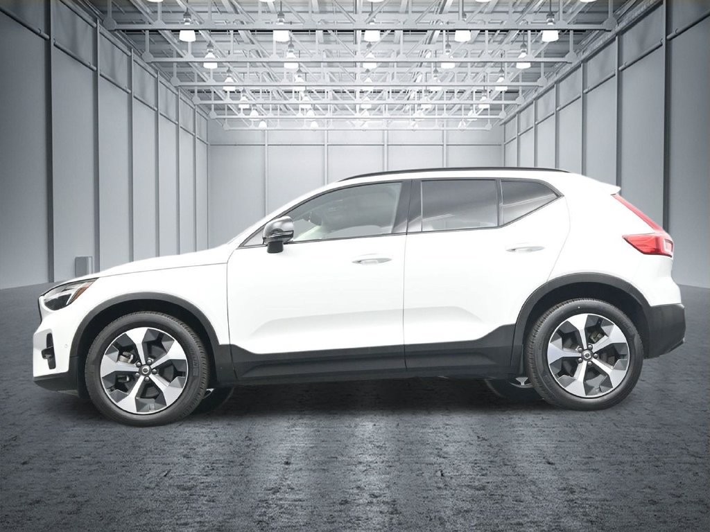 Used 2023 Volvo XC40 B4 Ultimate FWD image 37