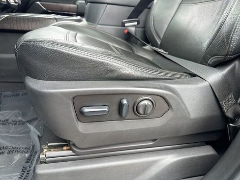 Used 2022 GMC Sierra 3500 Denali w/ Denali Ultimate Package image 12