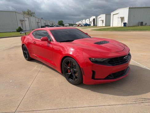 Used 2023 Chevrolet Camaro LT RWD image 7