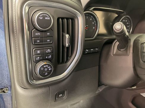 Used 2020 Chevrolet Silverado 1500 High Country w/ Technology Package image 26