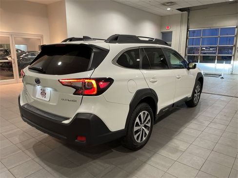 Certified 2025 Subaru Outback Premium w/ Popular Package #1A image 5