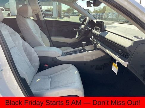 New 2025 Honda Accord SE image 23