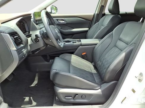 Used 2023 Nissan Rogue Platinum w/ Platinum Premium Package AWD/4WD image 4