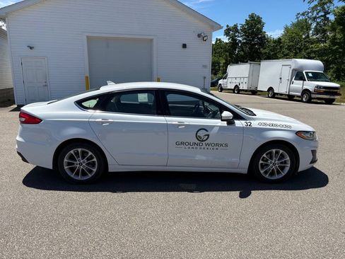 Used 2020 Ford Fusion SE FWD image 5