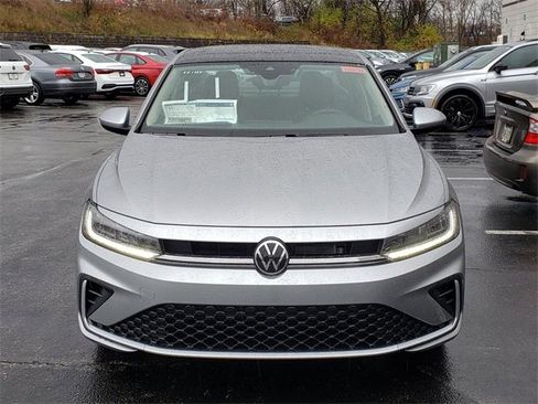 New 2026 Volkswagen Jetta SE image 5