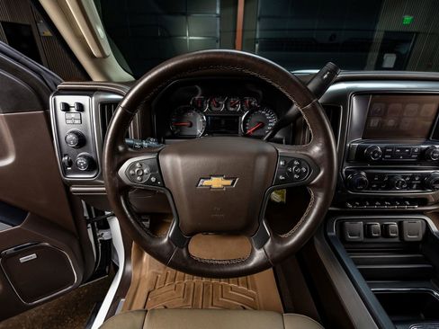 Used 2015 Chevrolet Silverado 2500 LTZ w/ LTZ Plus Package image 15