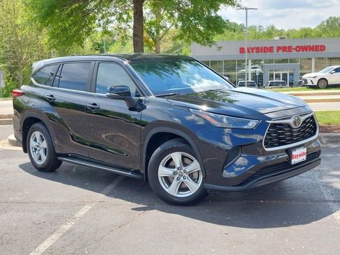 Used 2023 Toyota Highlander L AWD/4WD image 2