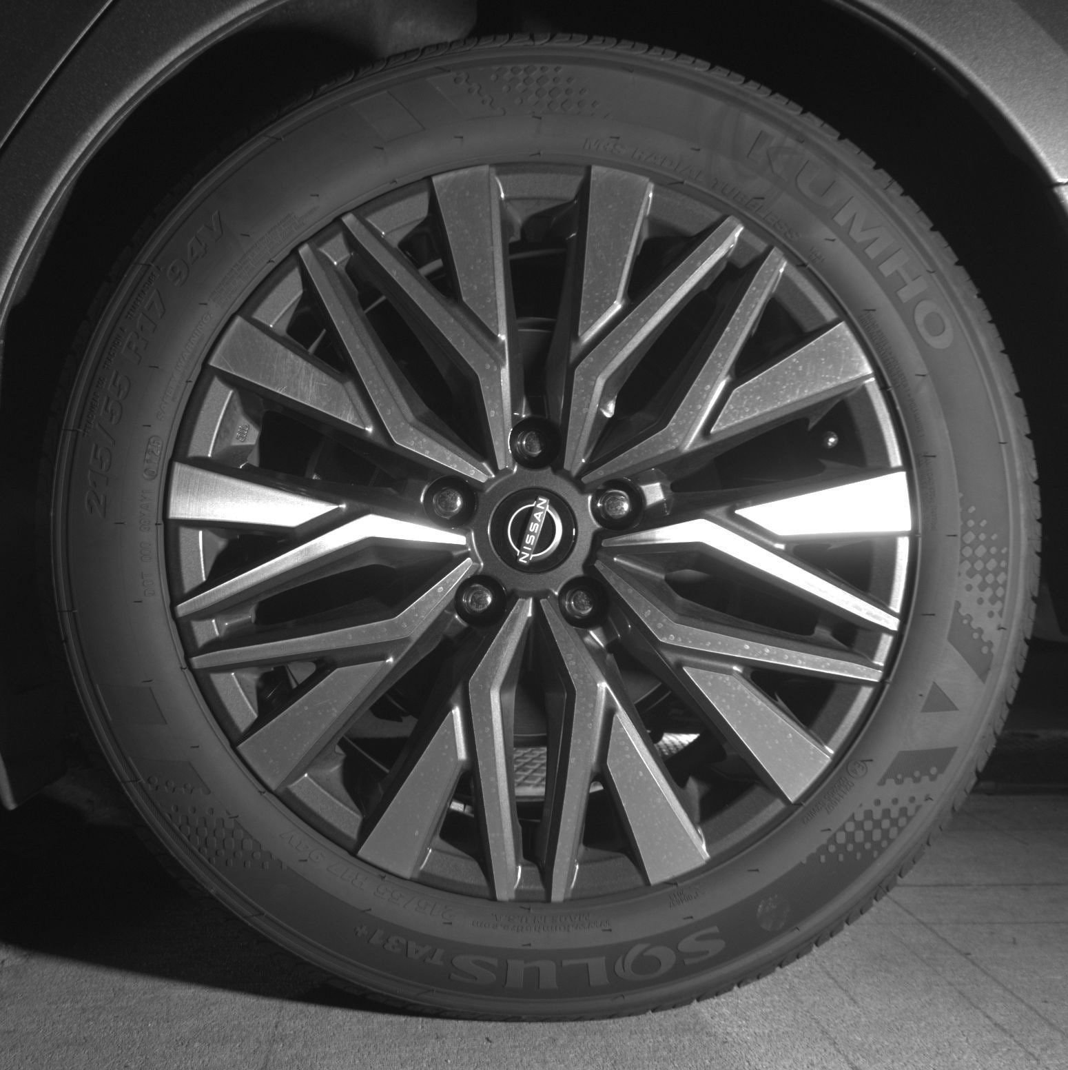 Used 2025 Nissan Altima 2.5 SV FWD image 13