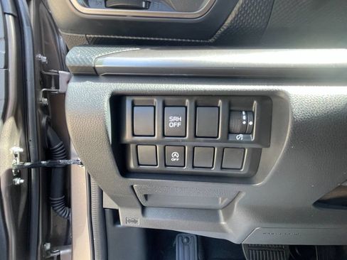Used 2023 Subaru Forester Premium AWD/4WD image 11
