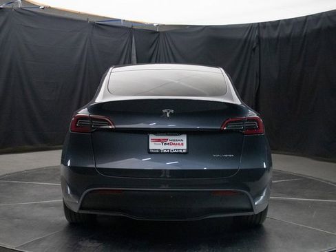 Used 2023 Tesla Model Y Long Range image 11