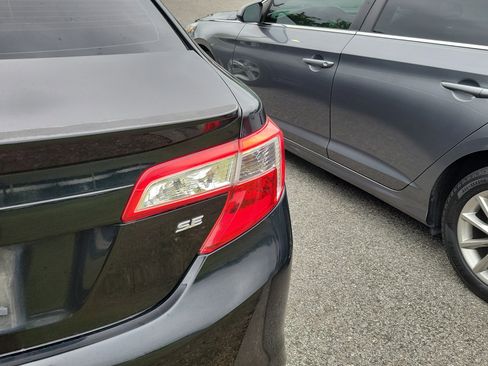 Used 2013 Toyota Camry SE FWD image 16