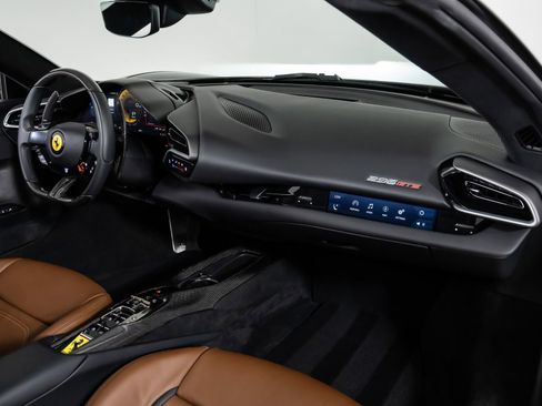 Used 2023 Ferrari 296 GTS RWD image 39