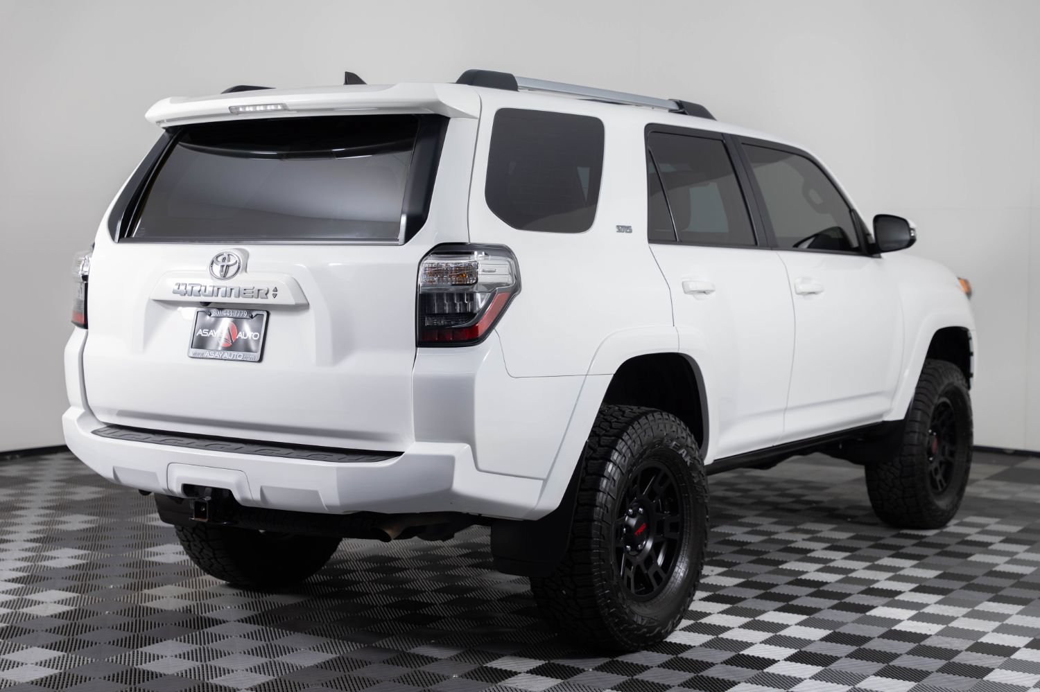 Used 2023 Toyota 4Runner SR5 Premium w/ SR5 Premium Package AWD/4WD image 7