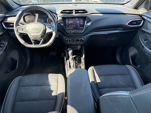Used 2022 Chevrolet TrailBlazer RS w/ Technology Package image 12