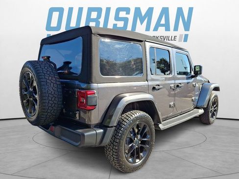 Used 2024 Jeep Wrangler Unlimited Sahara AWD/4WD image 6