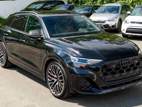 Used 2025 Audi SQ8 Prestige w/ Prestige Package AWD/4WD image 9