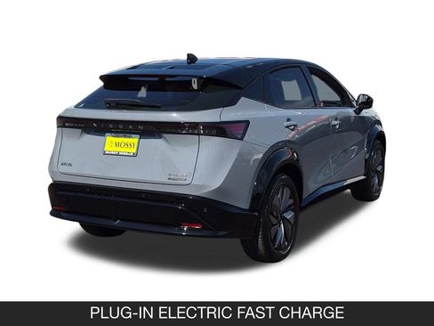 Used 2024 Nissan Ariya AWD image 9