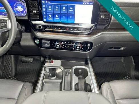 Used 2024 Chevrolet Silverado 1500 LT Trail Boss w/ LT Trail Boss Premium Package AWD/4WD image 15