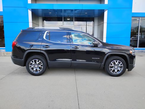 Used 2023 GMC Acadia SLT w/ LPO, Floor Liner Package FWD image 34