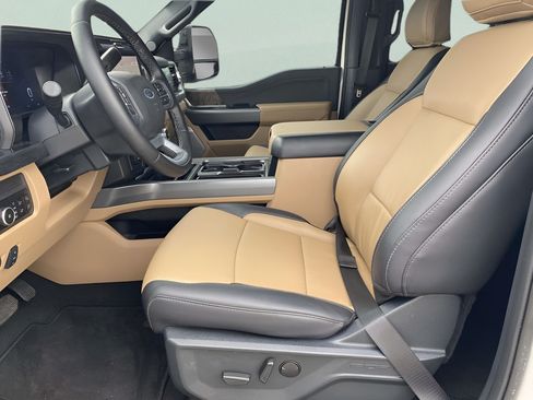 Used 2026 Ford F350 Lariat RWD image 13