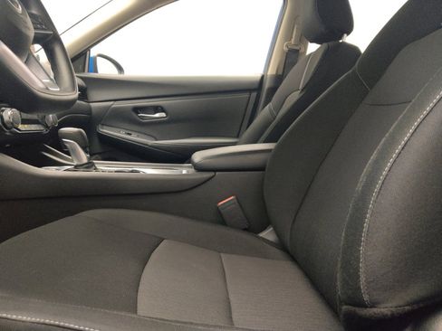 Used 2025 Nissan Sentra SV FWD image 17