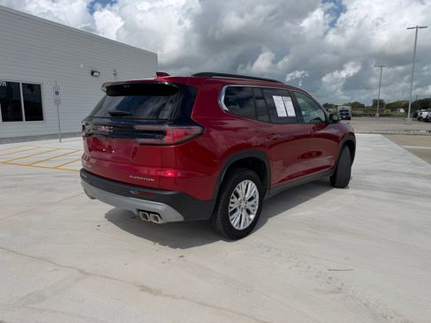 Used 2026 GMC Acadia Elevation w/ Elevation Premium Package AWD/4WD image 9