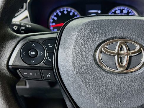 Used 2021 Toyota RAV4 LE FWD image 18