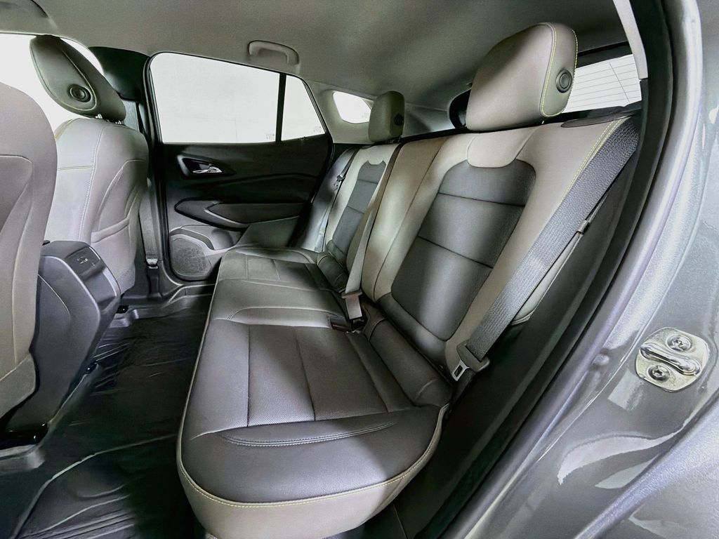 New 2026 Chevrolet Trax ACTIV FWD image 17