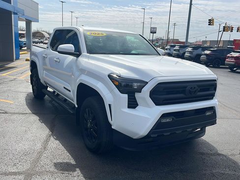 Used 2025 Toyota Tacoma SR5 w/ SR5 Upgrade Package image 7