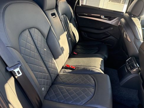 Used 2015 Audi S8 w/ S8 Cold Weather Package image 21